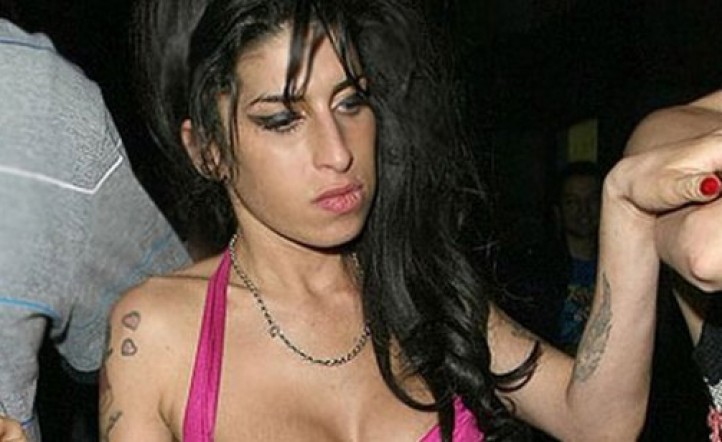 Confirmado: Amy Winehouse murió por abusar del alcohol | InfoVeloz.com