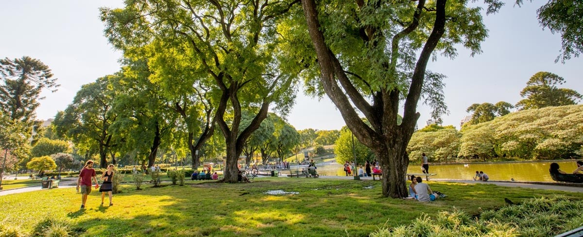 Cuarentena: comenzaron a preparar los parques para reuniones al aire libre.