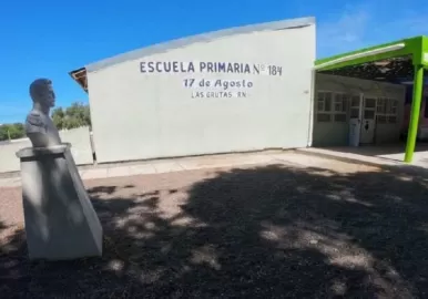 maestra-covid-rio-negro-escuela