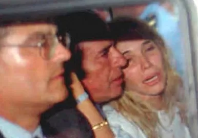 Las últimas palabras de su hijo le retumbaban en la cabeza a Zulema: "Al lado del papi pasan cosas extrañas, vieja. Veo muchas cosas sucias..."