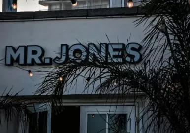 MR JONES MDQ