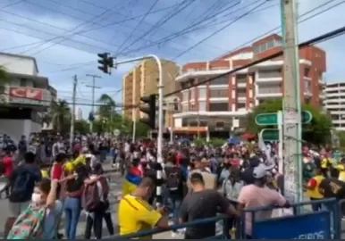 river-manifestantes-colombia