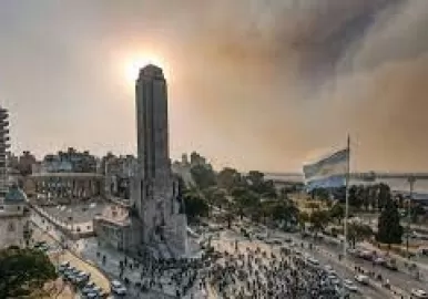 Rosario bajo las cenizas