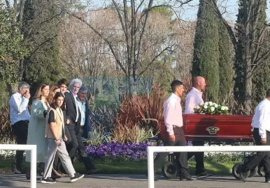 MAGDALENA RUIZ GUIÑAZÚ