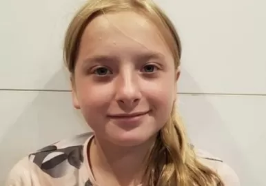 nena asesinada en paris