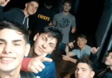 Sonrientes, los rugbiers en una selfie que se sacaron luego de asesinar a Fernando Báez Sosa