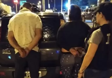 SEXUAL TRIO ASESINATO