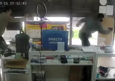 le robaron el arma al ladron