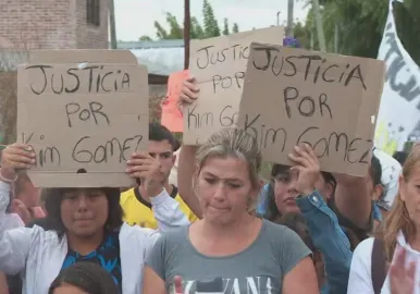 KIM GOMEZ - LA PLATA