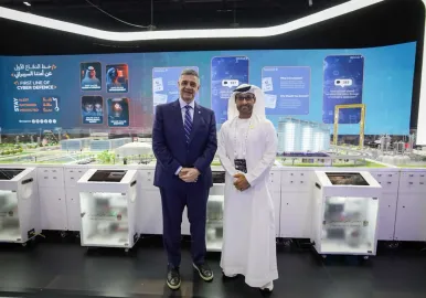 Jorge Macri junto al Head of Cyber Security del Gobierno de Emiratos Árabes Unidos, Dr. Mohamed Al Kuwaiti, en Dubai.
