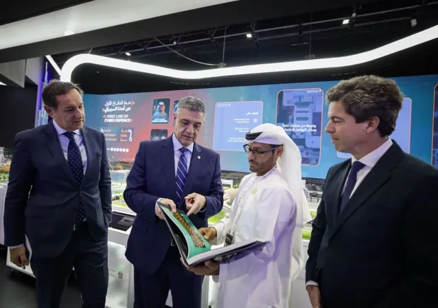 Jorge Macri junto al Head of Cyber Security del Gobierno de Emiratos Árabes Unidos, Dr. Mohamed Al Kuwaiti, en Dubai.