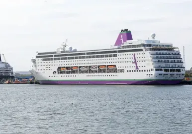 crucero ambassador