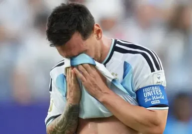 messi llorando