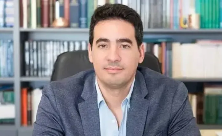 adrian ravier